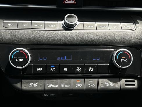 Used 2023 Hyundai Elantra Limited FWD image 21