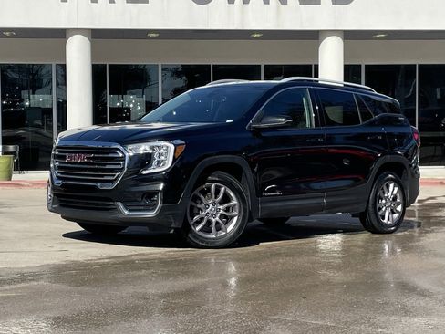 Used 2023 GMC Terrain SLT image 2