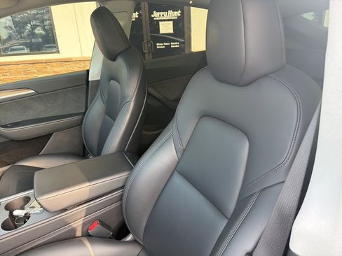 Used 2023 Tesla Model Y Long Range image 2