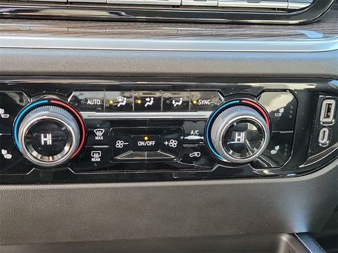 Used 2022 Chevrolet Silverado 1500 RST w/ RST All Star Premium Package image 30