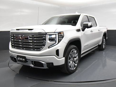 Used 2024 GMC Sierra 1500 Denali w/ Denali Reserve Package image 2