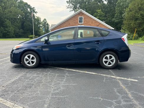 Used 2013 Toyota Prius Two FWD image 4