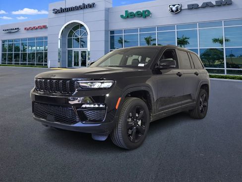 New 2025 Jeep Grand Cherokee L Laredo RWD image 3