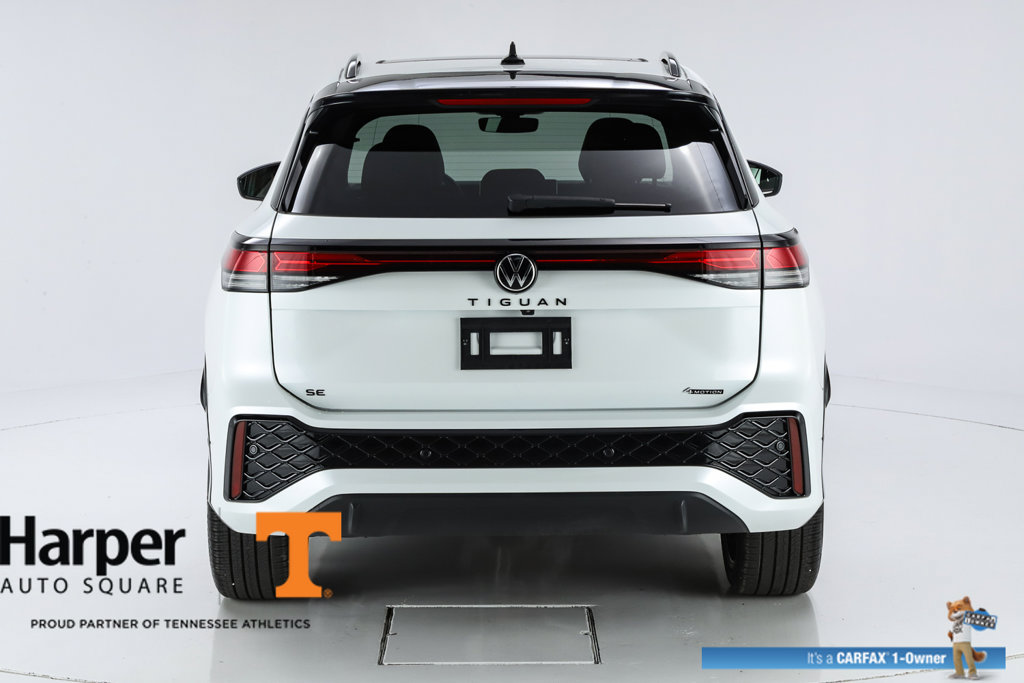 Used 2025 Volkswagen Tiguan SE R-Line AWD/4WD image 8