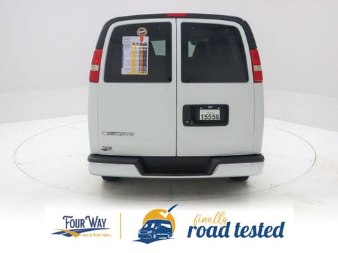 Used 2019 Chevrolet Express 3500 LT w/ LT Preferred Equipment Group RWD image 5