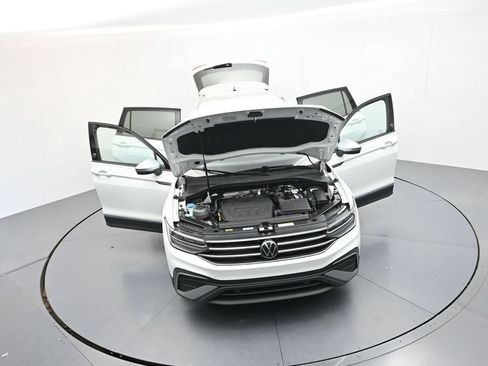 Used 2024 Volkswagen Tiguan Wolfsburg Edition FWD image 32