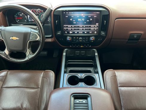 Used 2016 Chevrolet Silverado 2500 High Country w/ Duramax Plus Package image 10