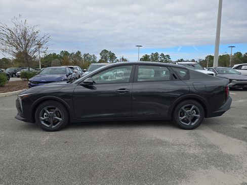 New 2025 Kia K4 LXS image 5