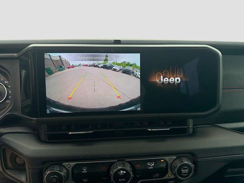 Used 2024 Jeep Wrangler Unlimited Rubicon AWD/4WD image 27