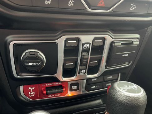 Used 2020 Jeep Wrangler Unlimited Rubicon w/ Cold Weather Group image 17