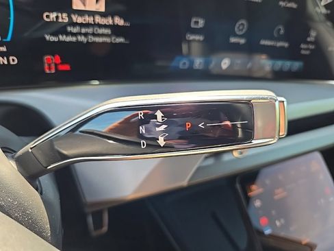 Used 2026 Cadillac Vistiq Platinum AWD/4WD image 22