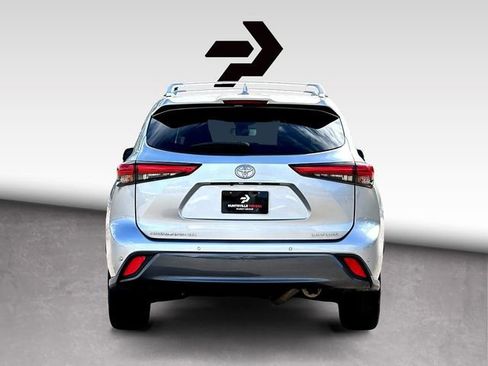 Used 2021 Toyota Highlander Limited image 7