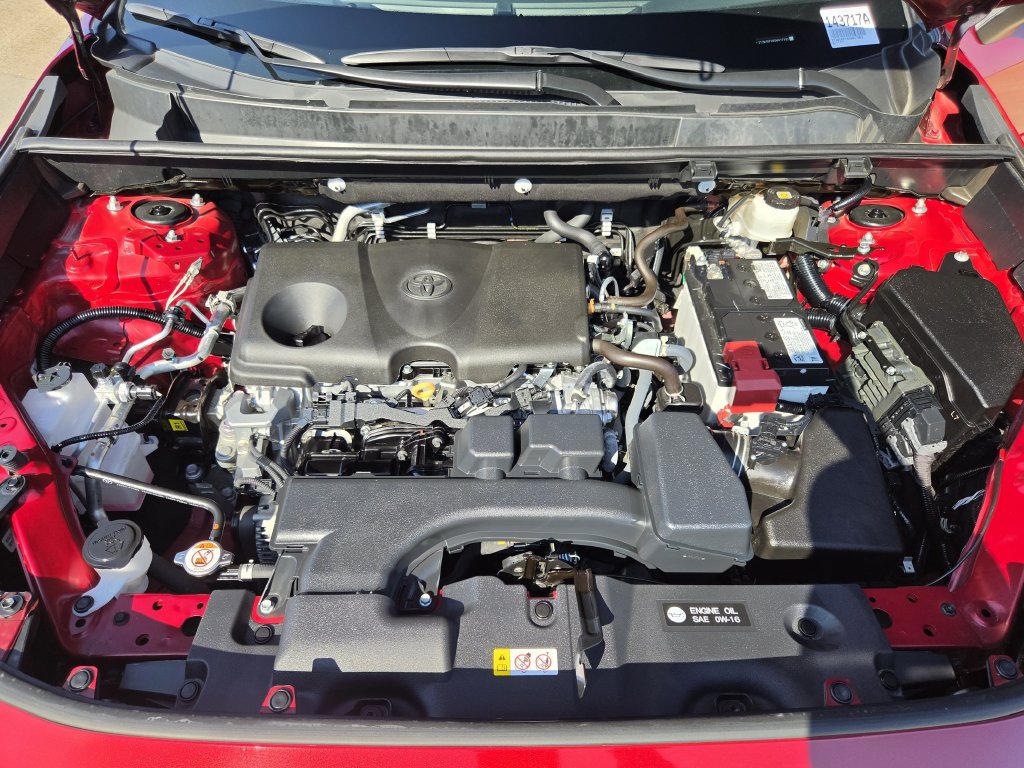 Used 2025 Toyota RAV4 XLE w/ Convenience Package FWD image 32