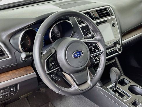 Used 2018 Subaru Outback 2.5i Limited AWD/4WD image 19