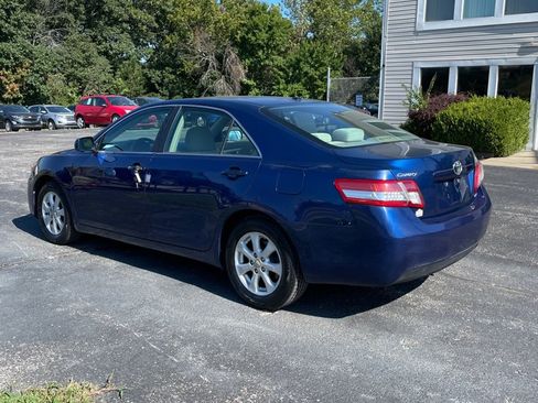 Used 2011 Toyota Camry LE w/ LE Extra-Value Pkg FWD image 3