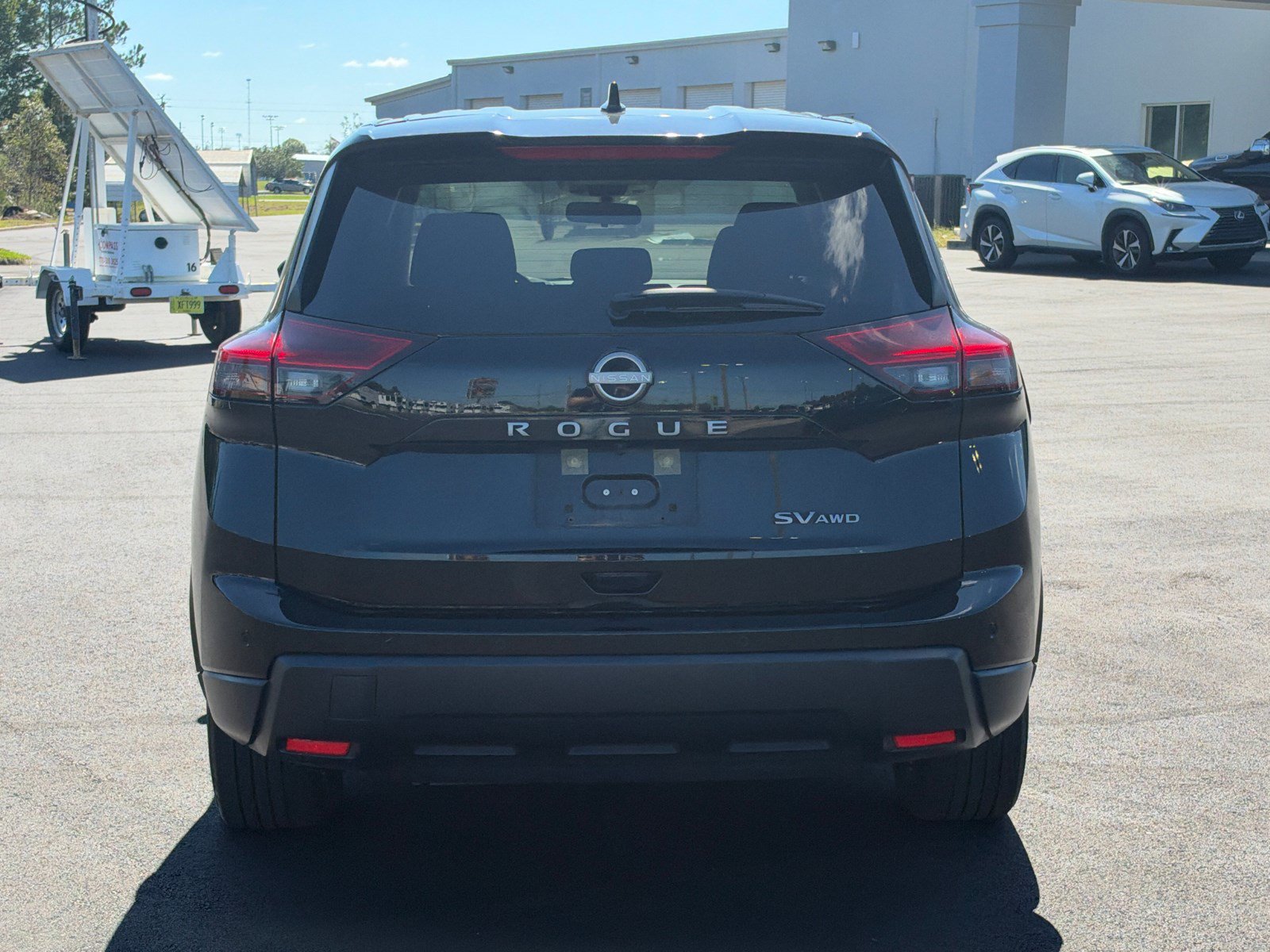 Used 2024 Nissan Rogue SV AWD/4WD image 6