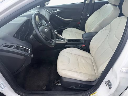 Used 2015 Ford Focus Titanium FWD image 15