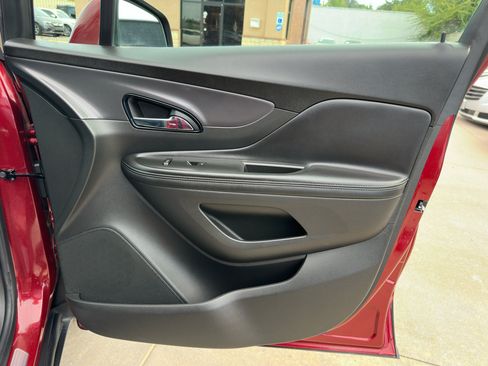 Used 2021 Buick Encore Preferred image 13