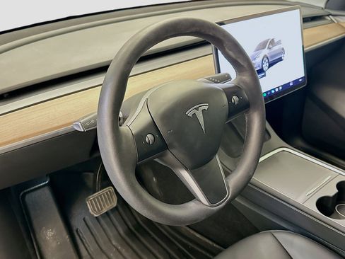 Used 2023 Tesla Model Y Long Range image 17