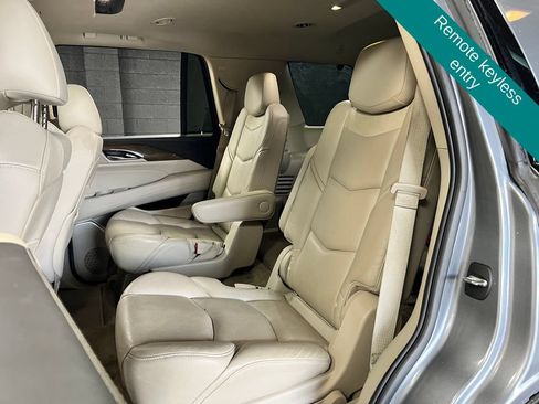 Used 2019 Cadillac Escalade Premium Luxury w/ Escalade Sport Edition AWD/4WD image 10