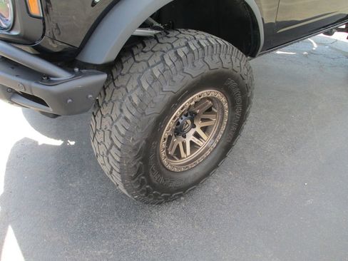 Used 2022 Ford Bronco Badlands image 13