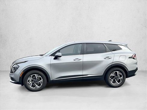 Used 2024 Kia Sportage LX image 8