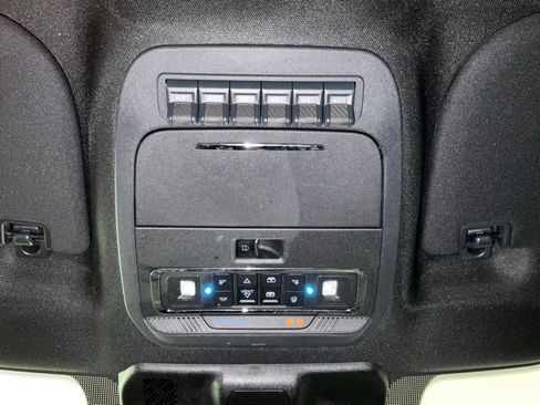 Used 2024 Ford F450 Platinum w/ FX4 Off-Road Package AWD/4WD image 23