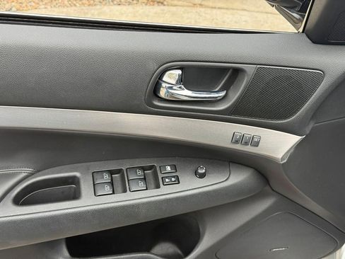 Used 2011 INFINITI G37 x Sedan w/ Premium Pkg image 18