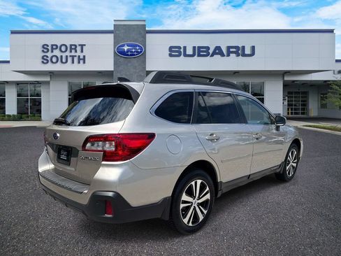 Used 2018 Subaru Outback 2.5i Limited AWD/4WD image 3