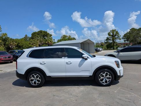 Certified 2022 Kia Telluride EX FWD image 9