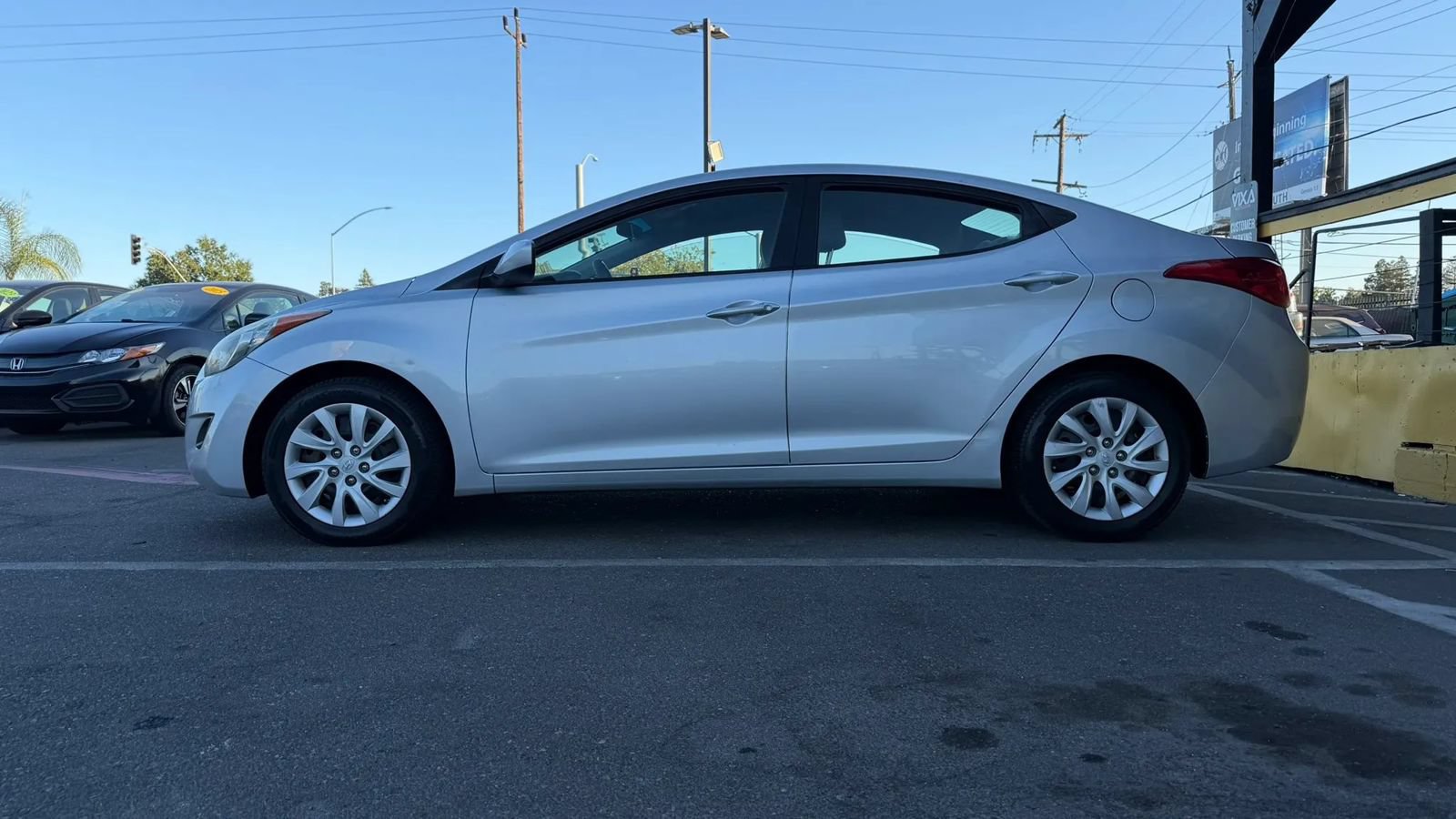 Used 2012 Hyundai Elantra GLS FWD image 8