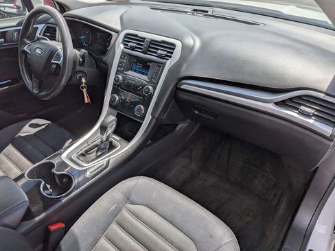 Used 2015 Ford Fusion SE FWD image 32