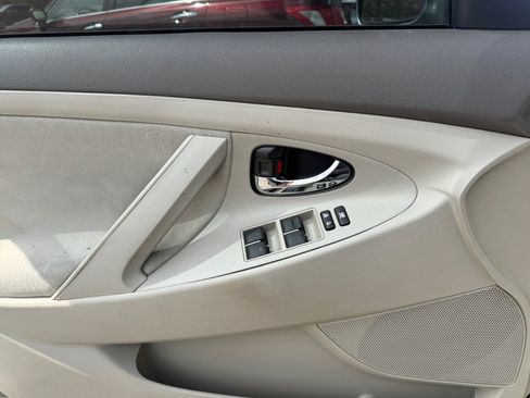 Used 2011 Toyota Camry LE w/ LE Extra-Value Pkg FWD image 13