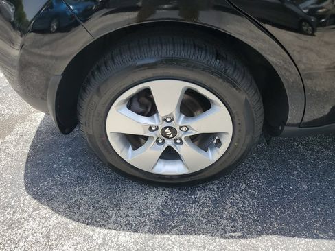 Used 2017 Kia Soul w/ Convenience Package FWD image 7