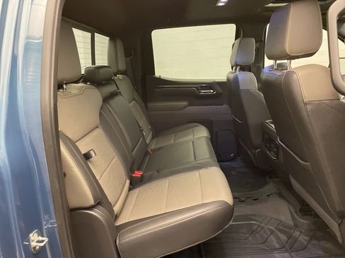 Used 2024 Chevrolet Silverado 1500 ZR2 w/ Technology Package image 28