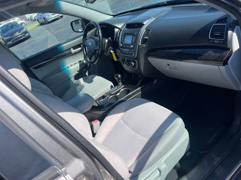 Used 2014 Kia Sorento LX AWD/4WD image 18