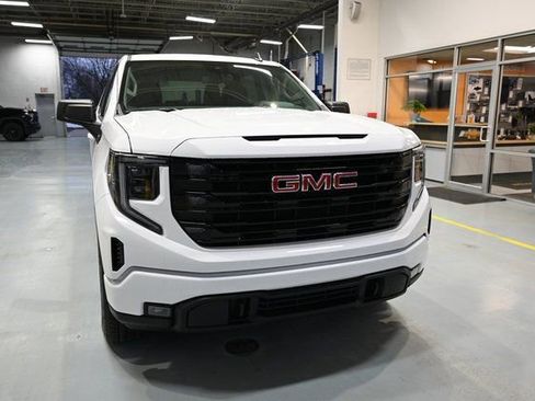 New 2026 GMC Sierra 1500 Elevation image 3