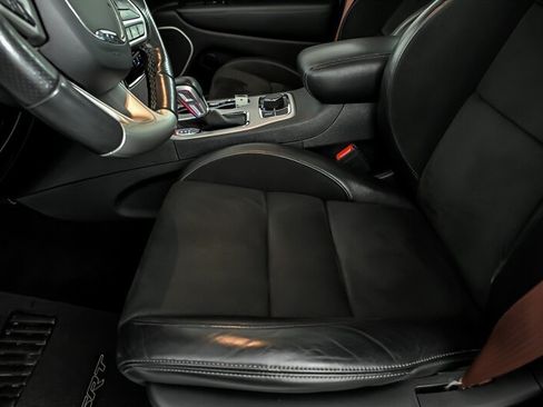 Used 2019 Jeep Grand Cherokee SRT w/ Trailer Tow Group IV AWD/4WD image 17