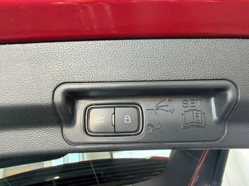 Certified 2021 Ford Explorer XLT w/ Equipment Group 202A AWD/4WD image 9