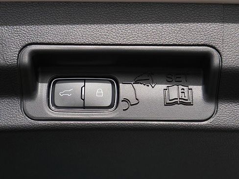 Used 2025 Ford Explorer Active w/ Active Comfort Package image 52