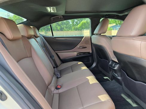 Used 2023 Lexus ES 350 w/ Premium Package FWD image 25