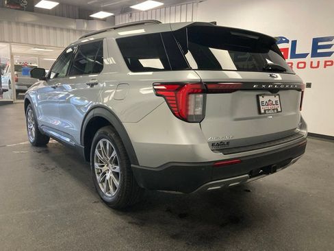 Used 2025 Ford Explorer Active w/ Active Comfort Package AWD/4WD image 8
