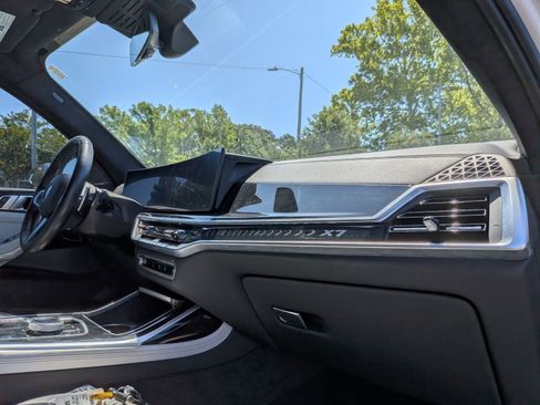 Used 2024 BMW X7 xDrive40i w/ M Sport Package AWD/4WD image 42