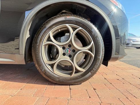 Used 2018 Alfa Romeo Stelvio Ti Sport image 21