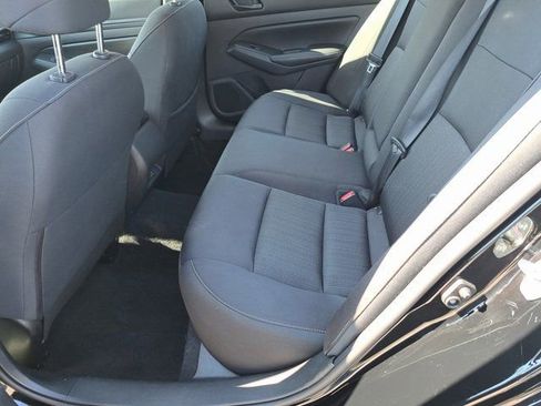 Used 2024 Nissan Altima 2.5 SV FWD image 25