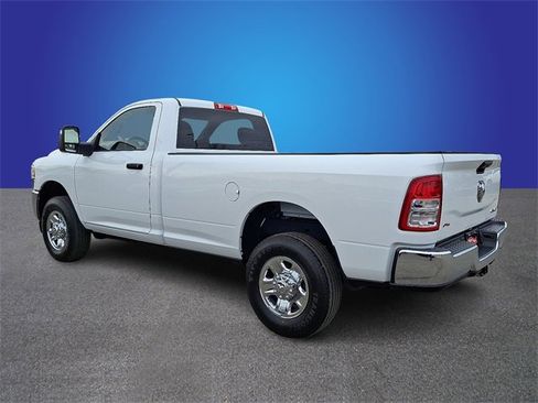 Used 2024 RAM 2500 Tradesman w/ Chrome Appearance Group image 7
