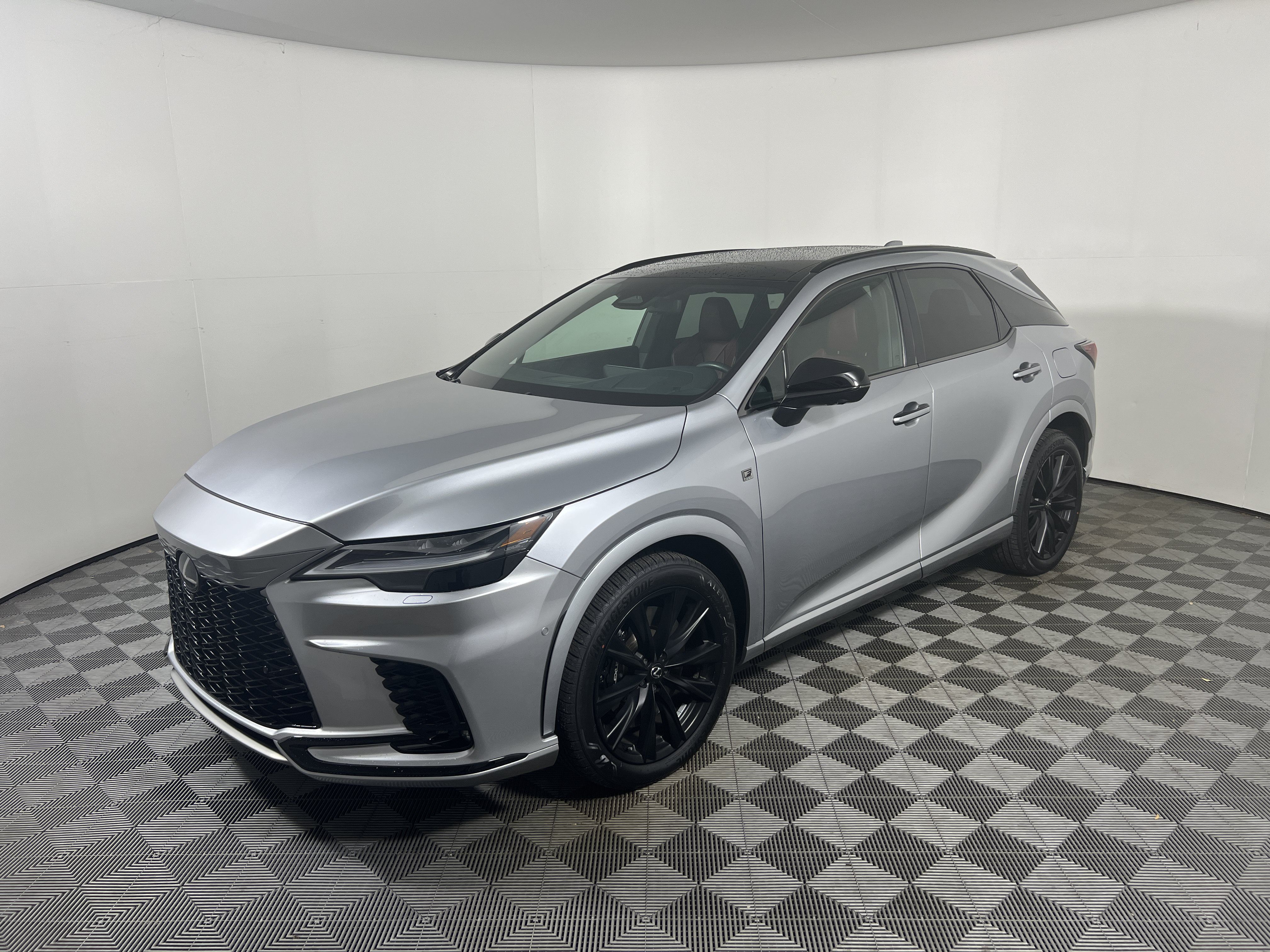 Used 2024 Lexus RX 500h F Sport w/ Convenience Package AWD/4WD image 3
