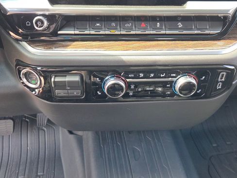 New 2026 GMC Sierra 1500 SLE image 19