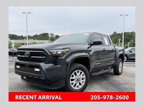 Used 2025 Toyota Tacoma SR5 RWD image 1