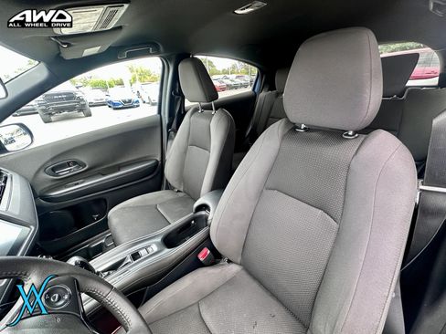 Used 2022 Honda HR-V Sport image 14